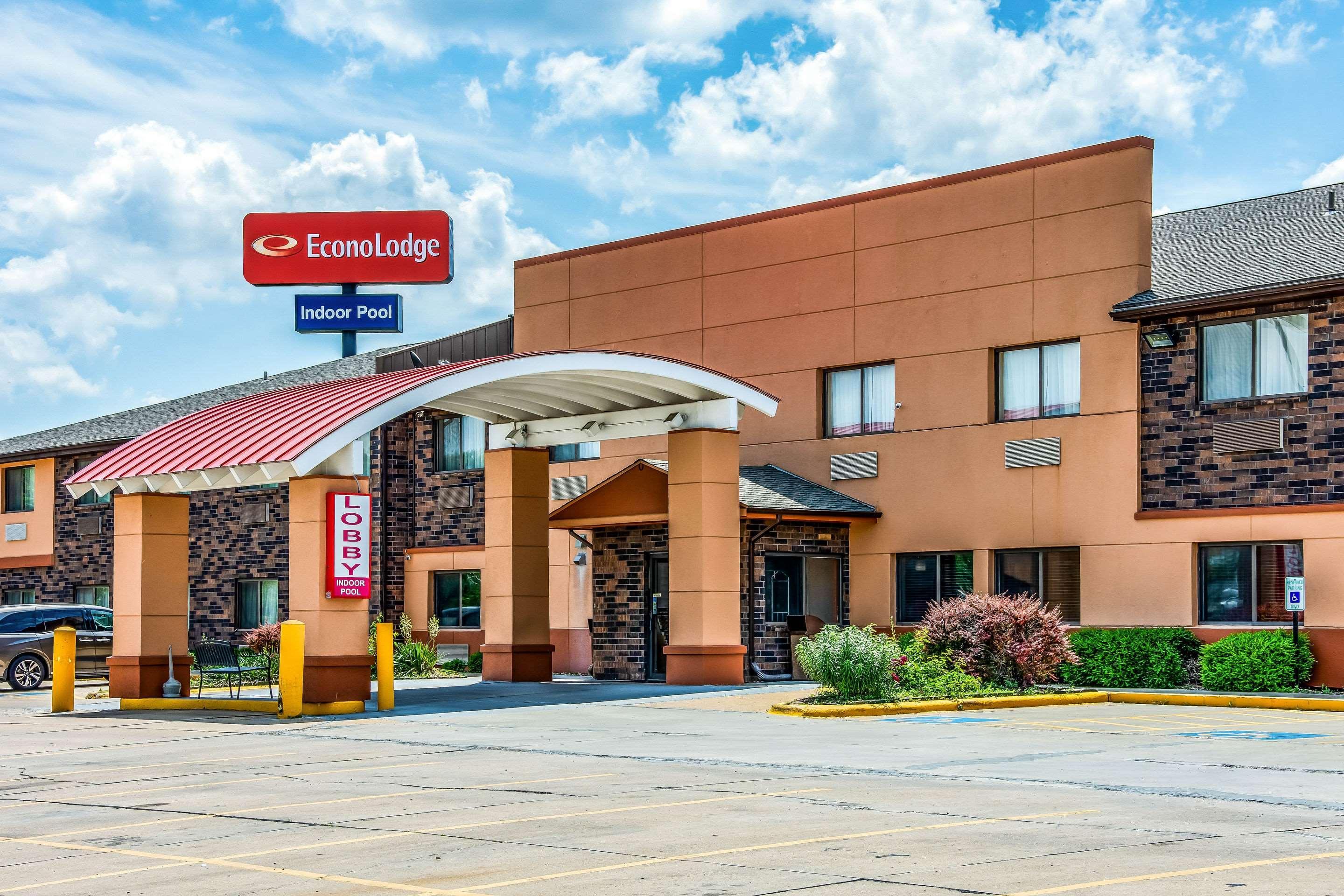 Econo Lodge Wanamaker Topeka Exterior photo
