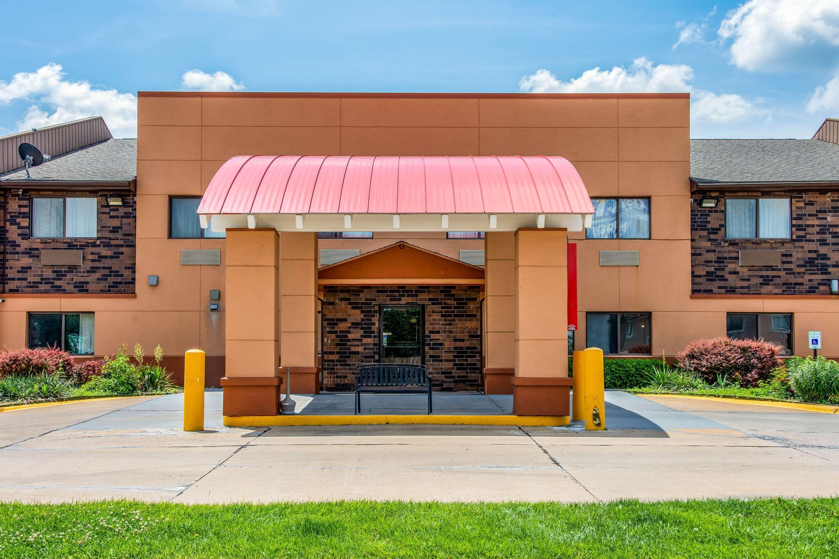 Econo Lodge Wanamaker Topeka Exterior photo