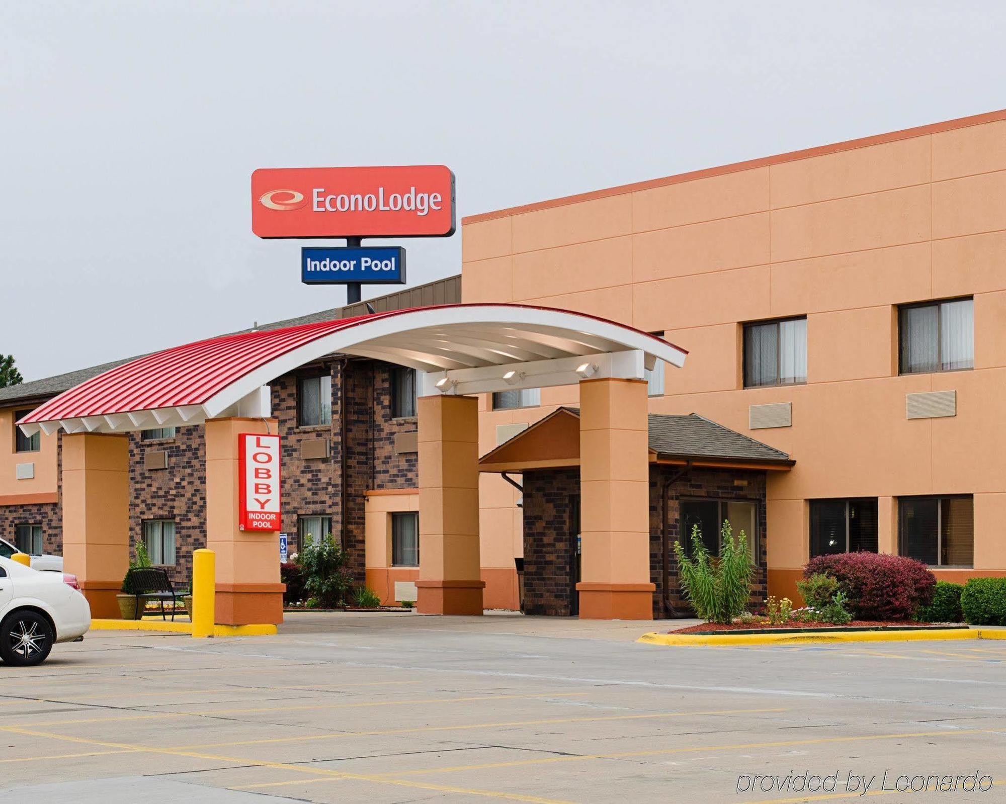 Econo Lodge Wanamaker Topeka Exterior photo