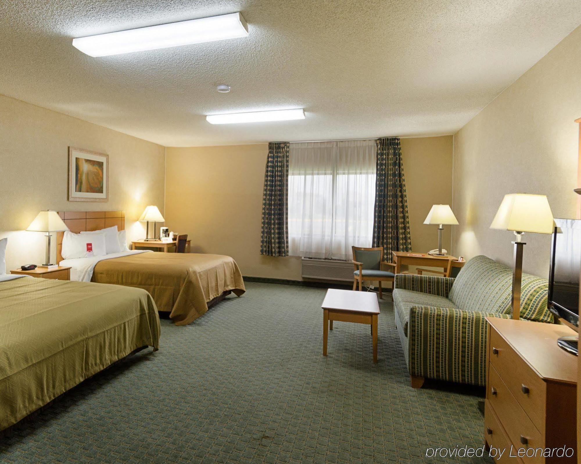 Econo Lodge Wanamaker Topeka Exterior photo